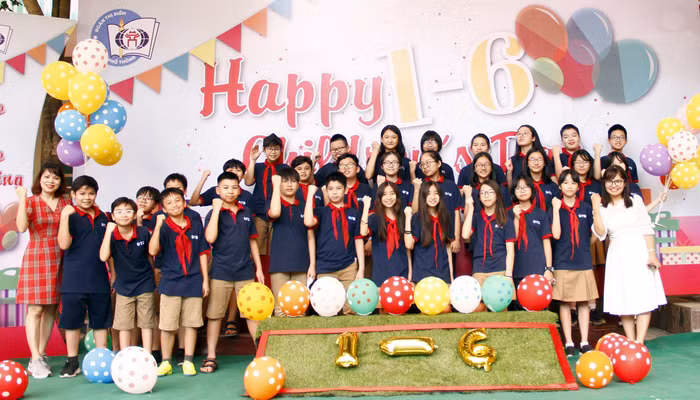 Cô Biên cho biết: "Ngay từ những ngày đầu tiên tôi chăm từng chút một, phân tích cho các con hiểu ở lớp 6 sẽ khác bậc tiểu học thế nào". Ảnh cô Biên cung cấp.