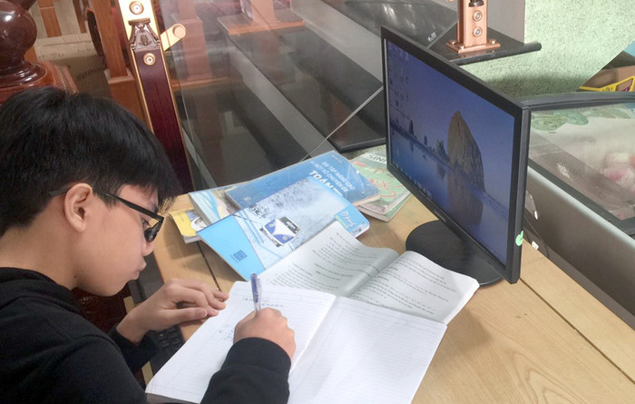 Học sinh trên địa bàn Thị xã Phú Thọ tham gia học trực tuyến. Ảnh: Phòng Giáo dục và Đào tạo Thị xã Phú Thọ. Học sinh trên địa bàn Thị xã Phú Thọ tham gia học trực tuyến. Ảnh: Phòng Giáo dục và Đào tạo Thị xã Phú Thọ.