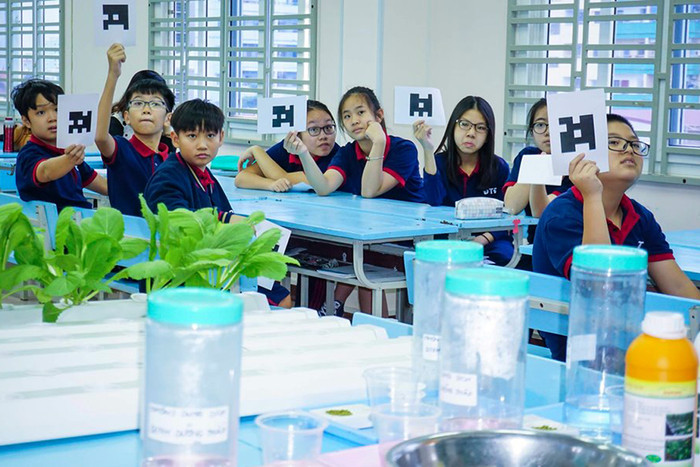 Không phải trường nào cũng dễ dàng dạy và học online trong thời gian chống dịch Không phải trường nào cũng dễ dàng dạy và học online trong thời gian chống dịch