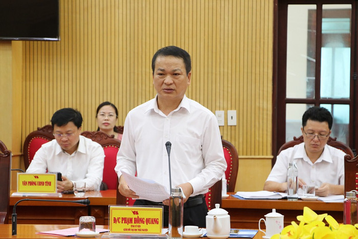 Giáo sư, Tiến sĩ Phạm Hồng Quang - Giám đốc Đại học Thái Nguyên phát biểu tại buổi làm việc. Ảnh: ĐHTN.