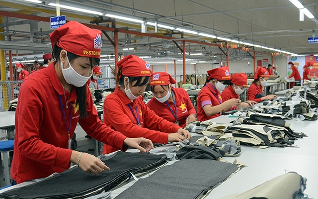 Nguyên nhân chủ yếu dẫn đến việc người lao động lựa chọn BHXH một lần là do, một số lao động gặp khó khăn khi tìm lại việc làm trong thời điểm dịch Covid-19. Ảnh: Duy Linh. Nguyên nhân chủ yếu dẫn đến việc người lao động lựa chọn BHXH một lần là do, một số lao động gặp khó khăn khi tìm lại việc làm trong thời điểm dịch Covid-19. Ảnh: Duy Linh.