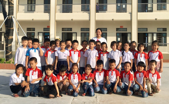 Cô Lê Thị Nếp và các em học sinh lớp 1C Trường Tiểu học và Trung học cơ sở Bắc Sơn, huyện Hưng Hà, Thái Bình. Ảnh: Nhân vật cung cấp. Cô Lê Thị Nếp và các em học sinh lớp 1C Trường Tiểu học và Trung học cơ sở Bắc Sơn, huyện Hưng Hà, Thái Bình. Ảnh: Nhân vật cung cấp.