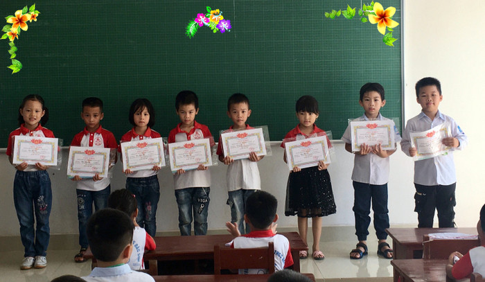 8/34 em học sinh lớp 1C Trường Tiểu học và Trung học cơ sở Bắc Sơn, huyện Hưng Hà, Thái Bình, được đi dự thi Trạng nguyên qua mạng, Toán trên Internet…đã đạt giải và nhận giấy khen. Ảnh: Nhân vật cung cấp. 8/34 em học sinh lớp 1C Trường Tiểu học và Trung học cơ sở Bắc Sơn, huyện Hưng Hà, Thái Bình, được đi dự thi Trạng nguyên qua mạng, Toán trên Internet…đã đạt giải và nhận giấy khen. Ảnh: Nhân vật cung cấp.