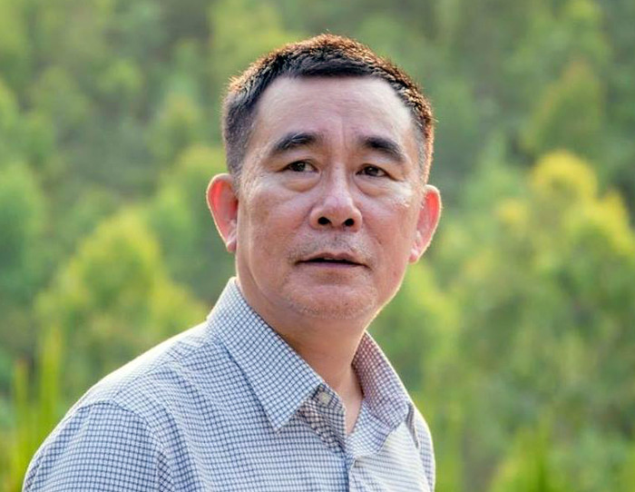 Ông Vinh nêu quan điểm: “Quá nhiều ý kiến rồi, sai be bét như thế, lỗi dày đặc như thế, lỗi cả nội dung, ngôn ngữ, câu cú, góc nhìn, đối tượng…sửa làm sao? Phải bỏ thôi". Ảnh: Nhân vật cung cấp. Ông Vinh nêu quan điểm: “Quá nhiều ý kiến rồi, sai be bét như thế, lỗi dày đặc như thế, lỗi cả nội dung, ngôn ngữ, câu cú, góc nhìn, đối tượng…sửa làm sao? Phải bỏ thôi". Ảnh: Nhân vật cung cấp.