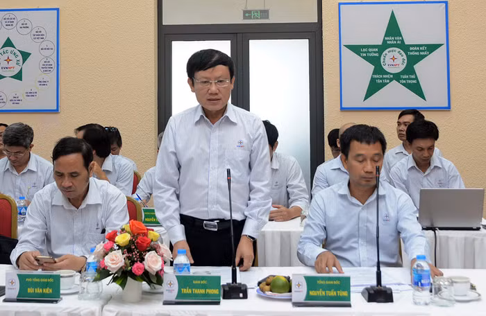 Ông Trần Thanh Phong - Giám đốc PTC2 báo cáo tình hình hoạt động 6 tháng đầu năm và thực hiện kế hoạch năm 2020.