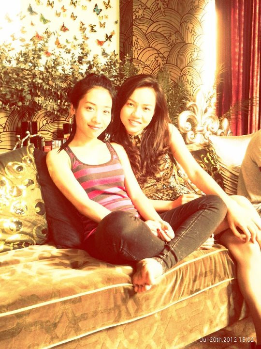 Thanh Hằng (Hằng BingBoong) và Hoài Trinh. Thanh Hằng (Hằng BingBoong) và Hoài Trinh.