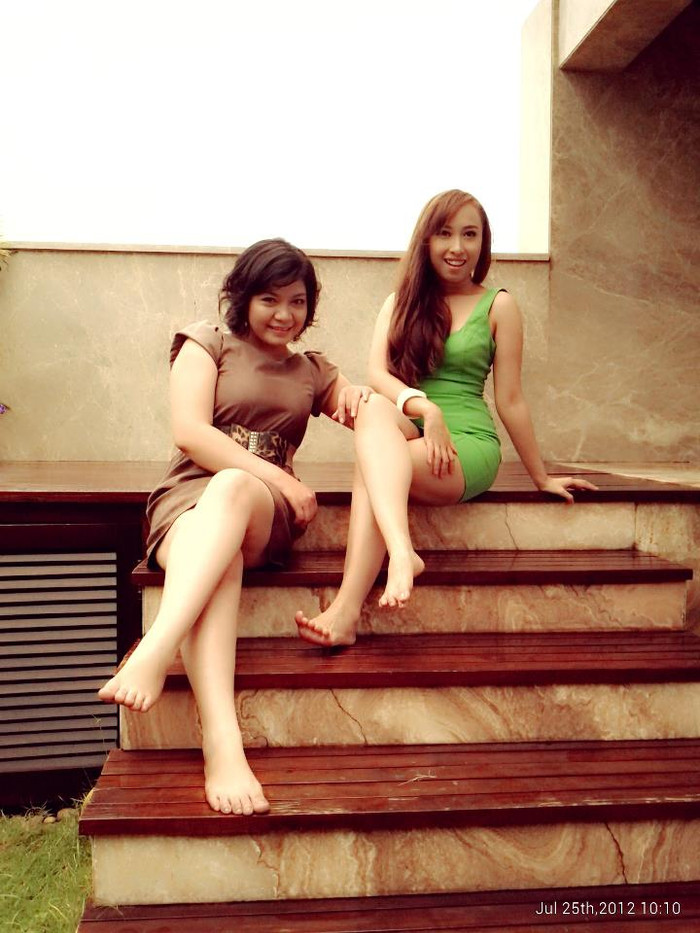 Xuân Nghi và Diễm My. Xuân Nghi và Diễm My.