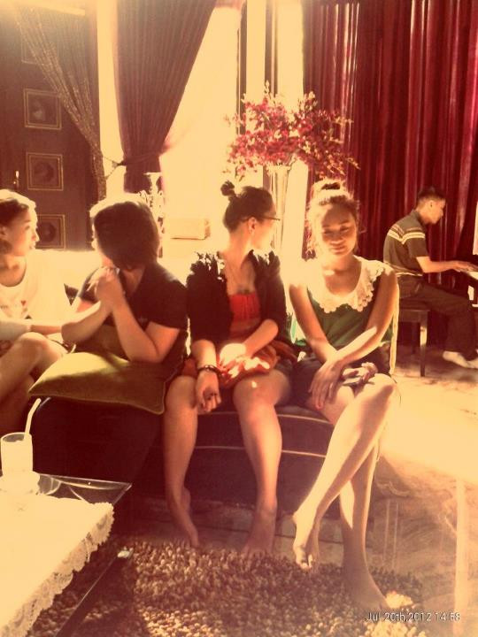 Từ trái qua: Mai Anh, Lê Xuân Nghi, Đinh Thị Thu Thùy. Từ trái qua: Mai Anh, Lê Xuân Nghi, Đinh Thị Thu Thùy.