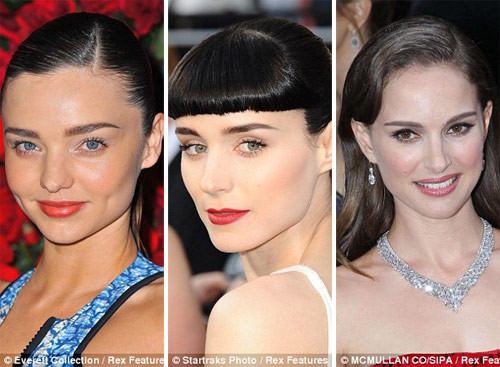Kiểu 1: Lông mày Audrey hiện đại Người đẹp Miranda Kerr, người mẫu và diễn viên Rooney Mara và Natalie Portman đều chọn kiểu lông mày ngang đẹp với đường nét gọn gàng của Audrey Hepburn. Xem thêm: Điểm danh những chiếc "cằm mới" của Sao Việt. Kiểu 1: Lông mày Audrey hiện đại Người đẹp Miranda Kerr, người mẫu và diễn viên Rooney Mara và Natalie Portman đều chọn kiểu lông mày ngang đẹp với đường nét gọn gàng của Audrey Hepburn. Xem thêm: Điểm danh những chiếc "cằm mới" của Sao Việt.
