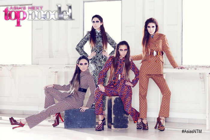 Nhóm 1 gồm Filantropi Witoko, Kate Ma, Helena và Monica (từ trái sang). Nhóm 1 gồm Filantropi Witoko, Kate Ma, Helena và Monica (từ trái sang).