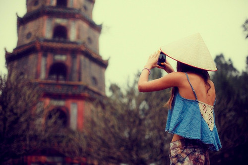 Say sưa chụp hình, lưu giữ khoảnh khắc đẹp về đất nước và con người Việt Nam. (Ảnh: tiin) Xem thêm: Mix đồ cho quý cô công sở/ Diện sơ mi đẹp như Thanh Hằng. Say sưa chụp hình, lưu giữ khoảnh khắc đẹp về đất nước và con người Việt Nam. (Ảnh: tiin) Xem thêm: Mix đồ cho quý cô công sở/ Diện sơ mi đẹp như Thanh Hằng.