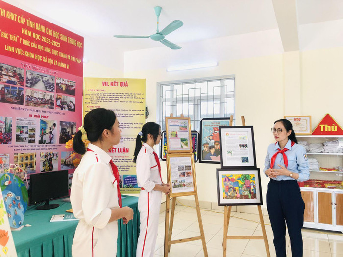Cô giáo Vũ Huyền Thương - giáo viên Âm nhạc, Tổng phụ trách Đội Trường Trung học cơ sở Phả Lại (Ảnh: NVCC) Cô giáo Vũ Huyền Thương - giáo viên Âm nhạc, Tổng phụ trách Đội Trường Trung học cơ sở Phả Lại (Ảnh: NVCC)