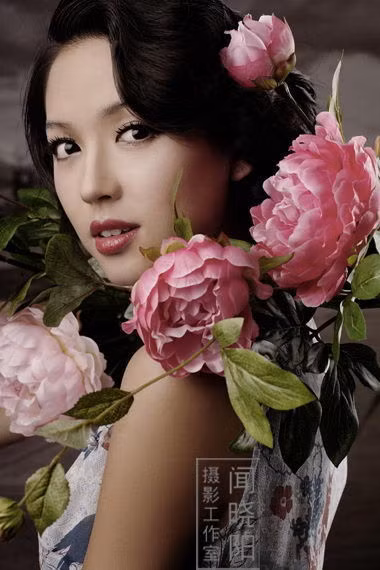 Bức hình lột tả vẻ đẹp huyền bí, nhưng cũng đầy quyến rũ của Trương Tử Lâm.