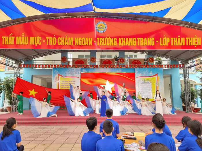Các tiết mục văn nghệ đặc sắc tại chuyên đề (Ảnh: LT) GDVN_thcs-vinh-niem-8.jpg