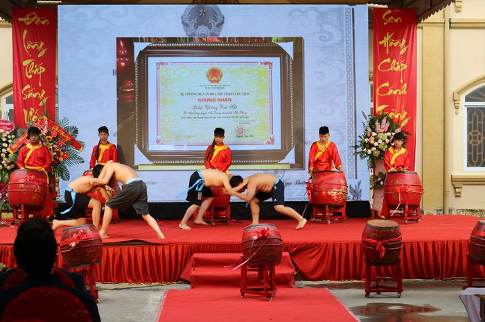 Học sinh Trường Trung học cơ sở An Đồng tái hiện lại lễ hội vật làng Vĩnh Khê tại ngày hội Stem (Ảnh: CTV) Học sinh Trường Trung học cơ sở An Đồng tái hiện lại lễ hội vật làng Vĩnh Khê tại ngày hội Stem (Ảnh: CTV)