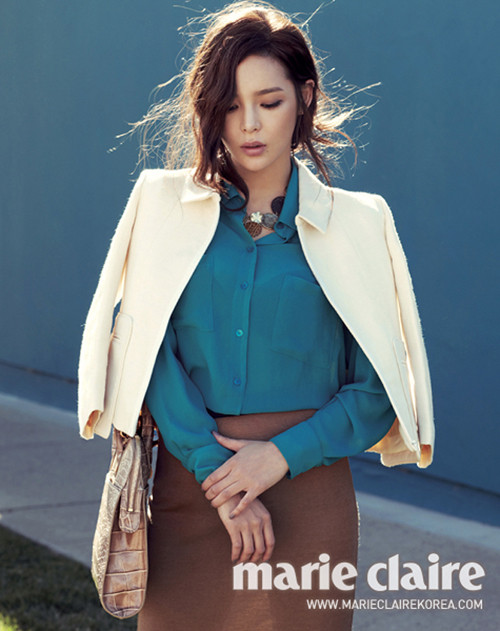 Xuân sang, hè tới, Marie Claire vội vã hâm nóng tình yêu với các tín đồ thời trang bằng cách tung ra bộ sưu tập túi xách siêu đẹp dành cho phái đẹp.