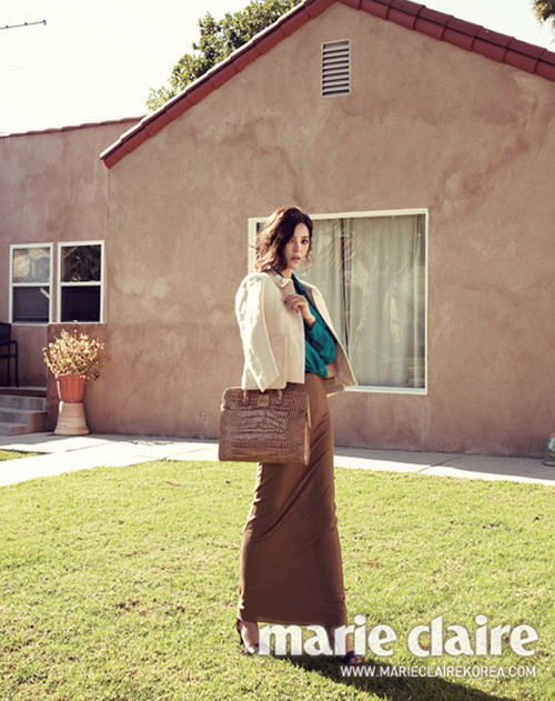 Thanh lịch và duyên dáng với túi da vân xinh xắn.