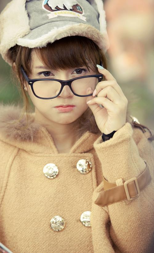 "Đóng bộ" búp bê xinh, cô nàng tạo biểu cảm rất ngộ nghĩnh, đáng yêu. "Đóng bộ" búp bê xinh, cô nàng tạo biểu cảm rất ngộ nghĩnh, đáng yêu.