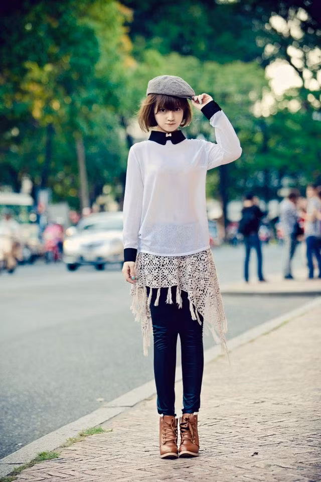 Style mang phong cách Hàn Quốc. Kiểu trang phục 'không thể nào hiểu nổi thế này" đối với các bậc phụ huynh là thời trang được nhiều teen girl yêu thích.