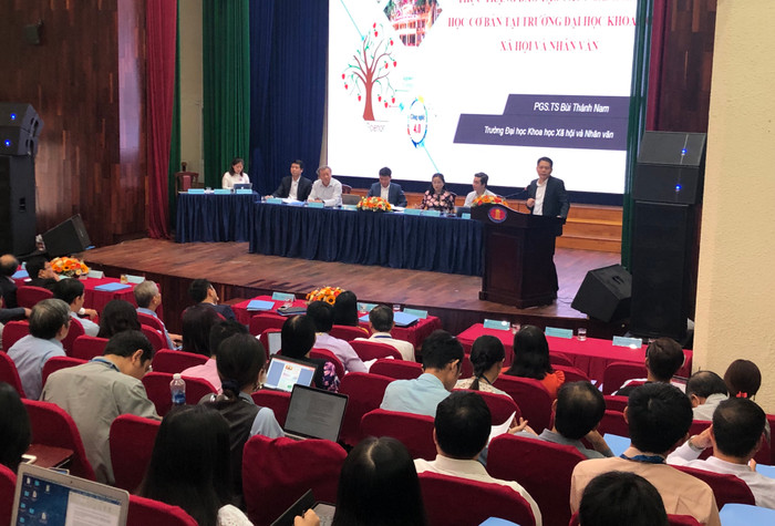 Đông nhà quản lý và học giả bàn luận tìm giải pháp tháo gỡ những vấn đề khó khăn của đào tạo các ngành khoa học cơ bản Đông nhà quản lý và học giả bàn luận tìm giải pháp tháo gỡ những vấn đề khó khăn của đào tạo các ngành khoa học cơ bản