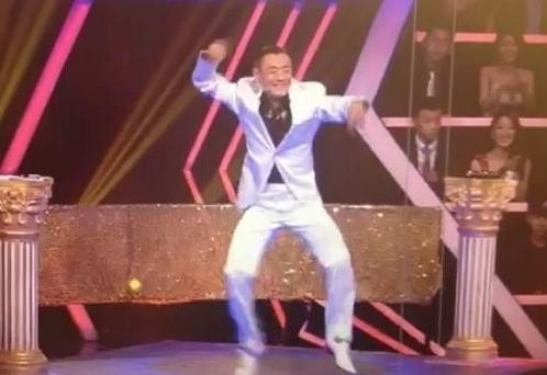 MC nổi tiếng Châu Lập Ba. MC nổi tiếng Châu Lập Ba.