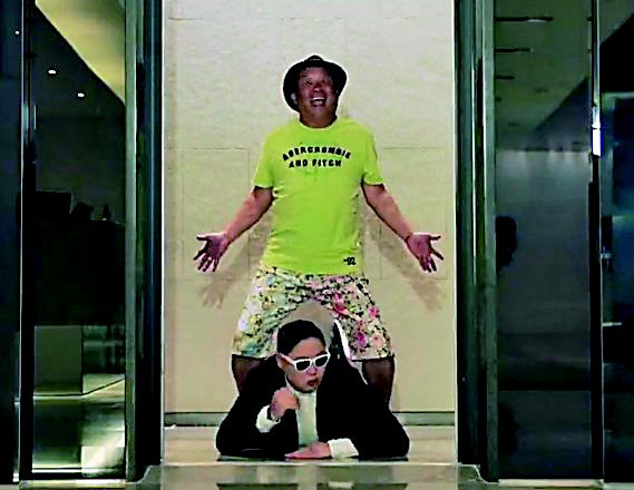 Nam ca sĩ Tăng Chí Vỹ trong phiên bản ca khúc “Gangnam Style” cũng gây ấn tượng với cư dân mạng và thu hút sự quan tâm của dư luận và báo chí Trung Quốc sau khi MV này ra lò. Nam ca sĩ Tăng Chí Vỹ trong phiên bản ca khúc “Gangnam Style” cũng gây ấn tượng với cư dân mạng và thu hút sự quan tâm của dư luận và báo chí Trung Quốc sau khi MV này ra lò.