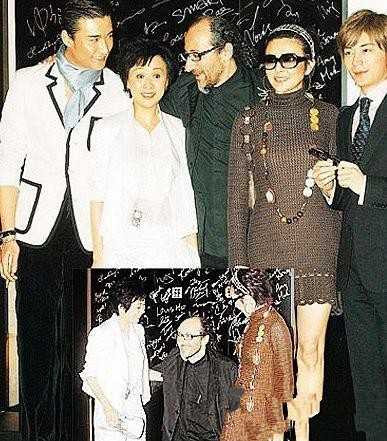 Nhà tạo mẫu kính người Pháp Alain Mikli trong một lần quảng bá thương hiệu của ông ở Trung Quốc đã cho mời các người đẹp như Lưu Gia Linh và Quan Chi Lâm. Lúc chụp ảnh lưu niệm giữa các người đẹp và Alain Mikli, hai người đẹp biết ý đã đứng sang hai bên cạnh của nhà tạo mẫu. Điều không ngờ là Alain đã luồn tay xuống phía dưới lưng hai người đẹp. Quan Chi Lâm biết ý đã đứng nhích sang một bên và có vẻ đề phòng. Alain tiếp tục mạnh tay hơn với Lưu Gia linh và lần này thì bà xã của Lương Triều Vỹ đã kêu “á” lên một tiếng và quay đầu lại nhìn xem sự việc gì xảy ra, nhưng nhà tạo mẫu kia mặt tỉnh bơ như không có chuyện gì xảy ra. Lần thứ ba ông này tiếp tục sàm sỡ Lưu Gia Linh, nhưng người đẹp lần này đã dứt khoát đẩy tay Alain ra.