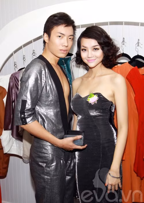 Kiều Ngân đẹp rực rỡ với đầm quây.