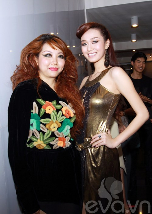 Sự đối lập thú vị về tuổi tác và vóc dáng. Sự đối lập thú vị về tuổi tác và vóc dáng.