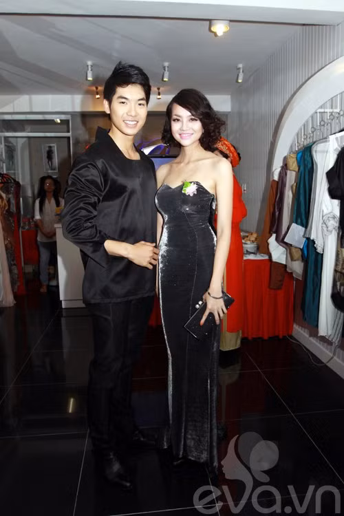 Vắng Ngọc Thuận, Kiều Ngân sánh đôi cùng Trương Nam Thành.