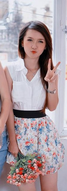 Xì tin tạo dáng với photographer.