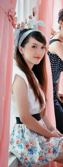 Bờm nơ thỏ điệu đà, tinh nghịch.