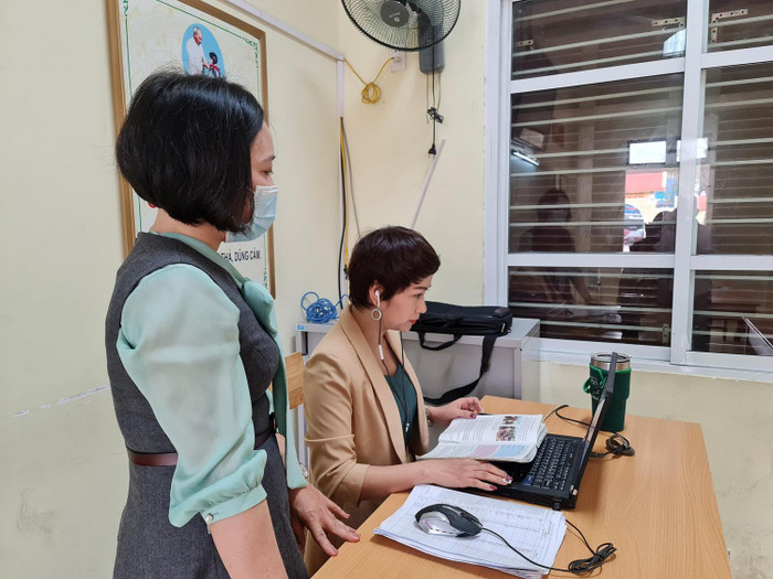 Ban giám hiệu Trường Trung học cơ sở Lạc Viên (quận Ngô Quyền) thường xuyên dự giờ, kiểm tra các giáo viên dạy học trực tuyến (Ảnh: Lã Tiến) Ban giám hiệu Trường Trung học cơ sở Lạc Viên (quận Ngô Quyền) thường xuyên dự giờ, kiểm tra các giáo viên dạy học trực tuyến (Ảnh: Lã Tiến)