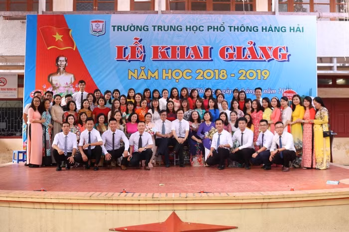 Giáo viên Trường Trung học phổ thông Hàng Hải tích cực bồi dưỡng năng lực chuyên môn, nghiệp vụ (Ảnh: PAP)