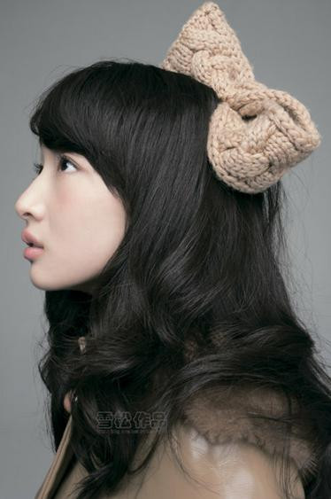 Nữ diễn viên xinh đẹp với nét trẻ thơ hiện tại là sinh viên khoa Diễn xuất của Học viện Điện ảnh Bắc Kinh. Nữ diễn viên xinh đẹp với nét trẻ thơ hiện tại là sinh viên khoa Diễn xuất của Học viện Điện ảnh Bắc Kinh.