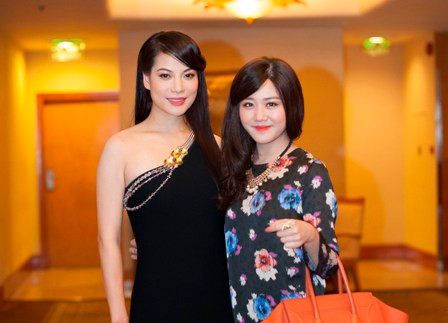 Cô chụp ảnh cùng đàn chị thân thiết Trương Ngọc Ánh Cô chụp ảnh cùng đàn chị thân thiết Trương Ngọc Ánh