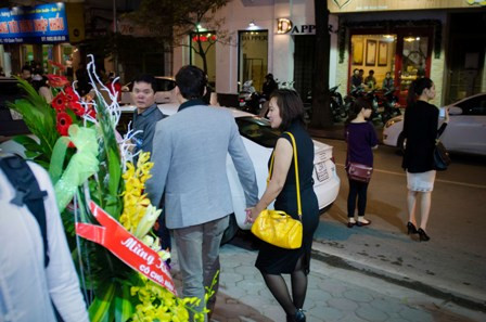 Tham dự sự kiện một lúc, Khánh Linh cùng bạn trai ra về Tham dự sự kiện một lúc, Khánh Linh cùng bạn trai ra về