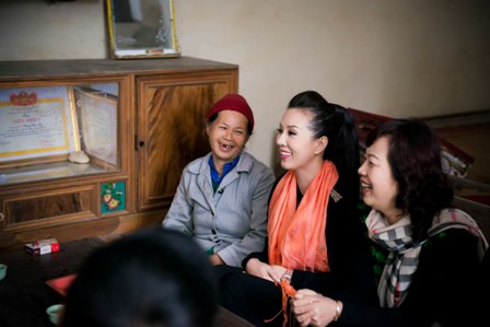 Và tặng nhà cho vợ chồng nghèo người dân tộc Tày Và tặng nhà cho vợ chồng nghèo người dân tộc Tày