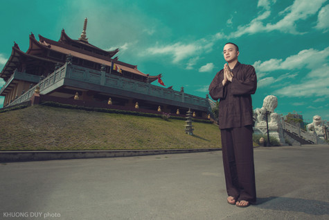 Hình ảnh Cao Thái Sơn khiến nhiều người nghĩ anh xuất gia tu hành