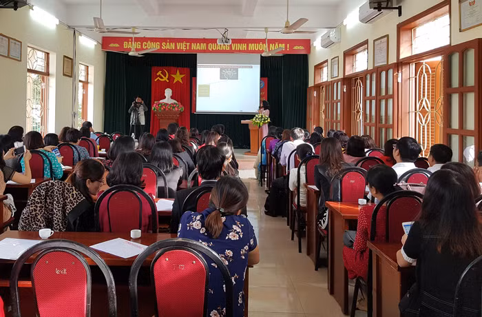 Hội thảo chuyên đề cấp thành phố của Trường Trung học cơ sở Đằng Hải (Ảnh: Lã Tiến)