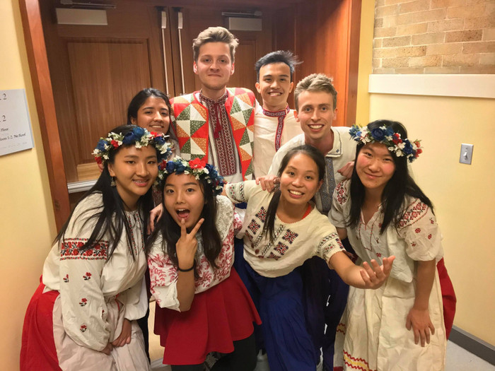 Mai Phương Hải Thương thường xuyên tham gia các hoạt động cộng đồng khi đi du học (Ảnh: NVCC) GDVN_hai-thuong-2.jpg