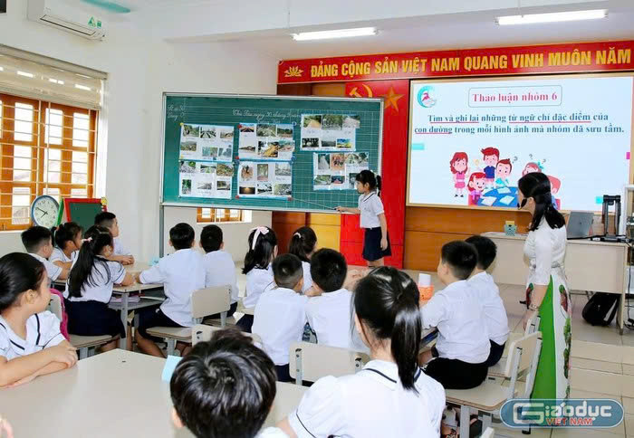 Từ 01/7/2024, giáo viên sẽ nhận được một khoản tiền thưởng đột xuất, thưởng hằng năm theo xếp loại đánh giá công việc. (Ảnh minh họa: Lã Tiến) hp-giao-vien-1.jpg