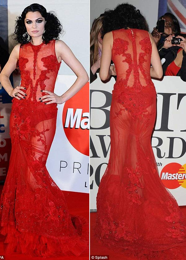 Luôn gây sốc bằng trang phục trong suốt, thiếu vải là Jessie J. Luôn gây sốc bằng trang phục trong suốt, thiếu vải là Jessie J.