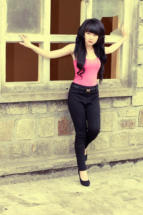 Tạo dáng cá tính và chuyên nghiệp như người mẫu. Tạo dáng cá tính và chuyên nghiệp như người mẫu.