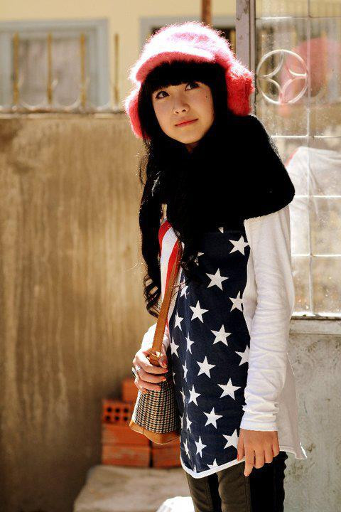 Diện trang phục năng động, hợp với lứa tuổi, Nhật Thy hoàn toàn có thể trở thành teen model quảng bá thời trang Hàn Quốc. Diện trang phục năng động, hợp với lứa tuổi, Nhật Thy hoàn toàn có thể trở thành teen model quảng bá thời trang Hàn Quốc.