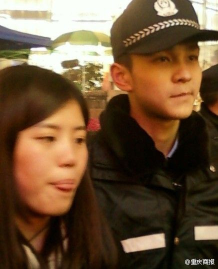 Cảnh sát ở Trùng Khánh được cho là giống với Ngô Ngạn Tổ và Trần Quán Hy.