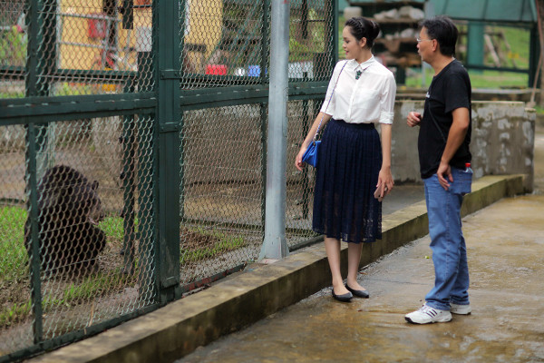 Vừa qua, Á hậu Hoàng Anh đã có mặt tại Trung tâm cứu hộ gấu Tam Đảo. Vừa qua, Á hậu Hoàng Anh đã có mặt tại Trung tâm cứu hộ gấu Tam Đảo.