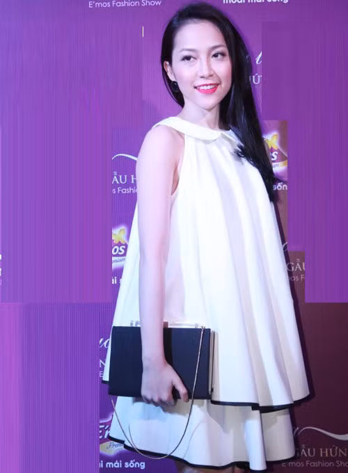 ... Nữ diễn viên múa Linh Nga diện váy rất ngắn nhưng phù hợp với vóc dáng, độ tuổi và quan trọng nhất là tính chất sự kiện họ tham dự. Xem thêm: Những bộ váy đẹp nhất trong lịch sử Oscar.