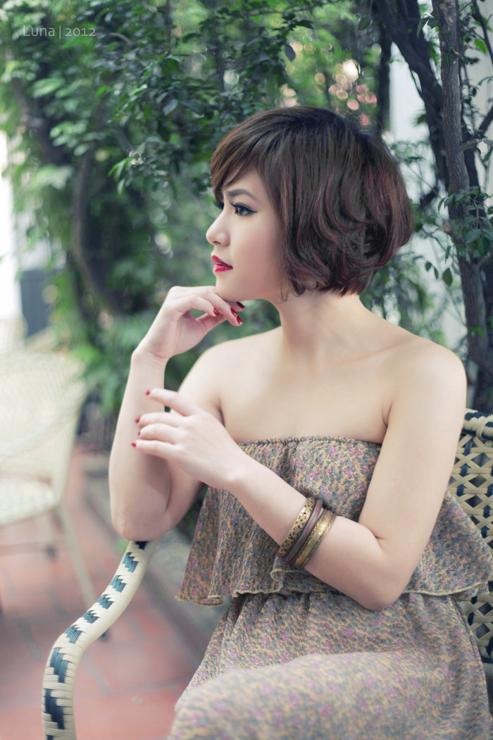 Đầm quây không chỉ giúp bạn gái khoe được bờ vai thon, khuôn ngực đầy mà còn thể hiện được nét dịu dàng, nữ tính. Ê kíp thực hiện Make up: Chang Nhung Photo: Luna Model: Ly Ly Xem thêm: Lên đời nhan sắc nhờ trang điểm. Đầm quây không chỉ giúp bạn gái khoe được bờ vai thon, khuôn ngực đầy mà còn thể hiện được nét dịu dàng, nữ tính. Ê kíp thực hiện Make up: Chang Nhung Photo: Luna Model: Ly Ly Xem thêm: Lên đời nhan sắc nhờ trang điểm.