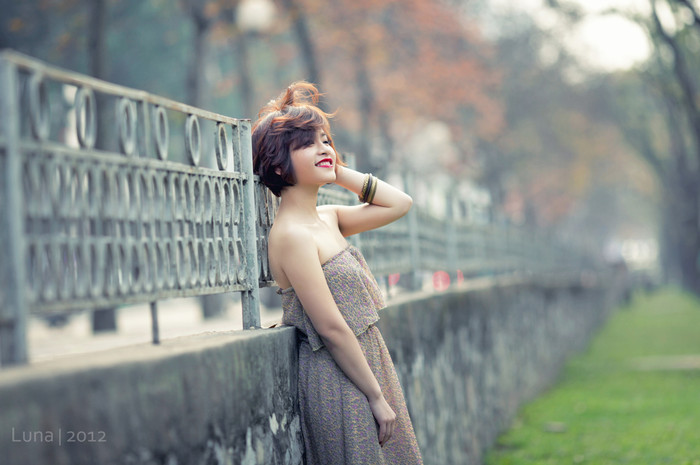 Và đây, hình ảnh long lanh, xinh tươi khi đã được trang điểm và diện đầm hở vai. Ê kíp thực hiện Make up: Chang Nhung Photo: Luna Model: Ly Ly Xem thêm: Lên đời nhan sắc nhờ trang điểm. Và đây, hình ảnh long lanh, xinh tươi khi đã được trang điểm và diện đầm hở vai. Ê kíp thực hiện Make up: Chang Nhung Photo: Luna Model: Ly Ly Xem thêm: Lên đời nhan sắc nhờ trang điểm.